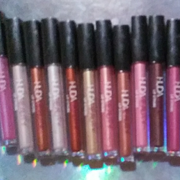 HUDA BEAUTY Other - 15 set of HUDA BEAUTY LIP STROBE